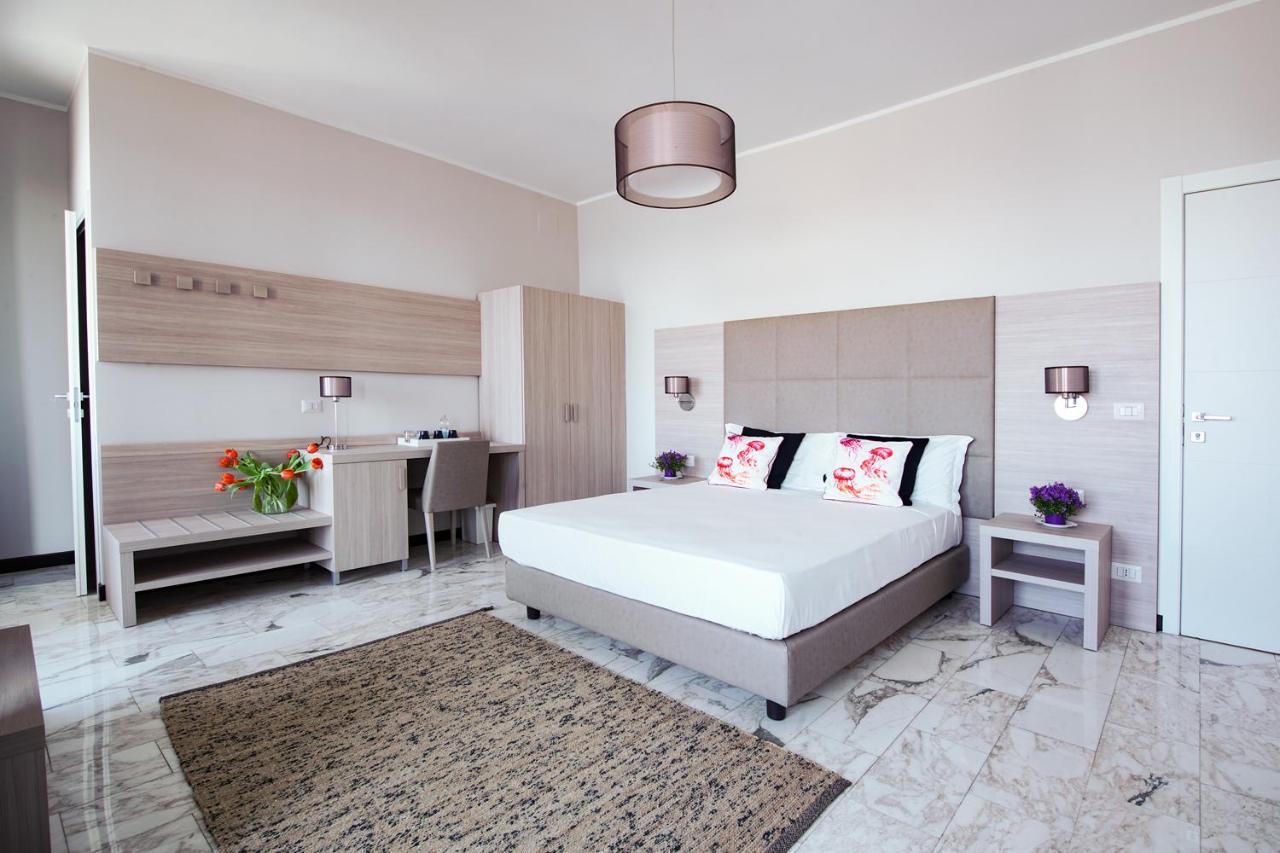Bluripa Guest House Генуа Екстериор снимка